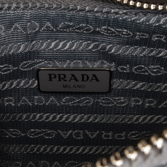 Pre-Loved Prada Tessuto Re-Edition 2005 - Picture 7 of 12